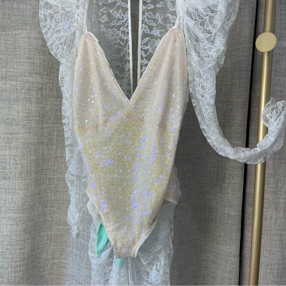 NWT For Love and Lemons Rodin Iridescent Maxi Dress, Blanc - Picture 6 of 8